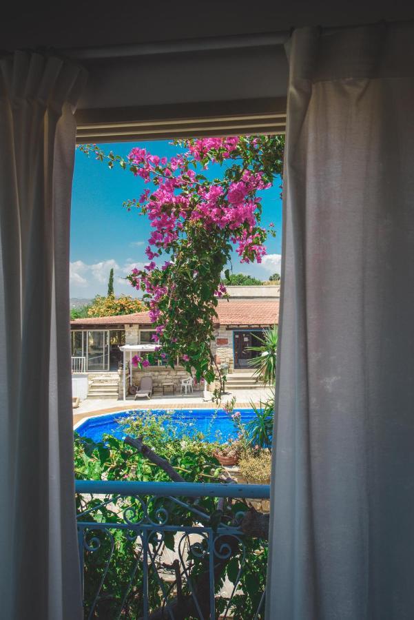Adamos Hotel Apartments Тохні Екстер'єр фото