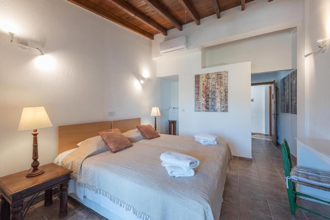 Adamos Hotel Apartments Тохні Екстер'єр фото