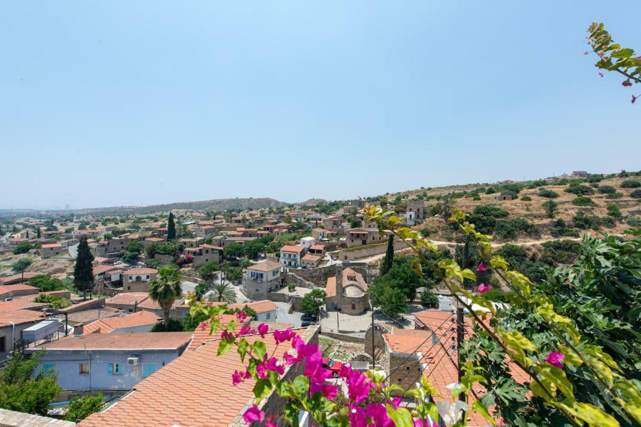 Adamos Hotel Apartments Тохні Екстер'єр фото