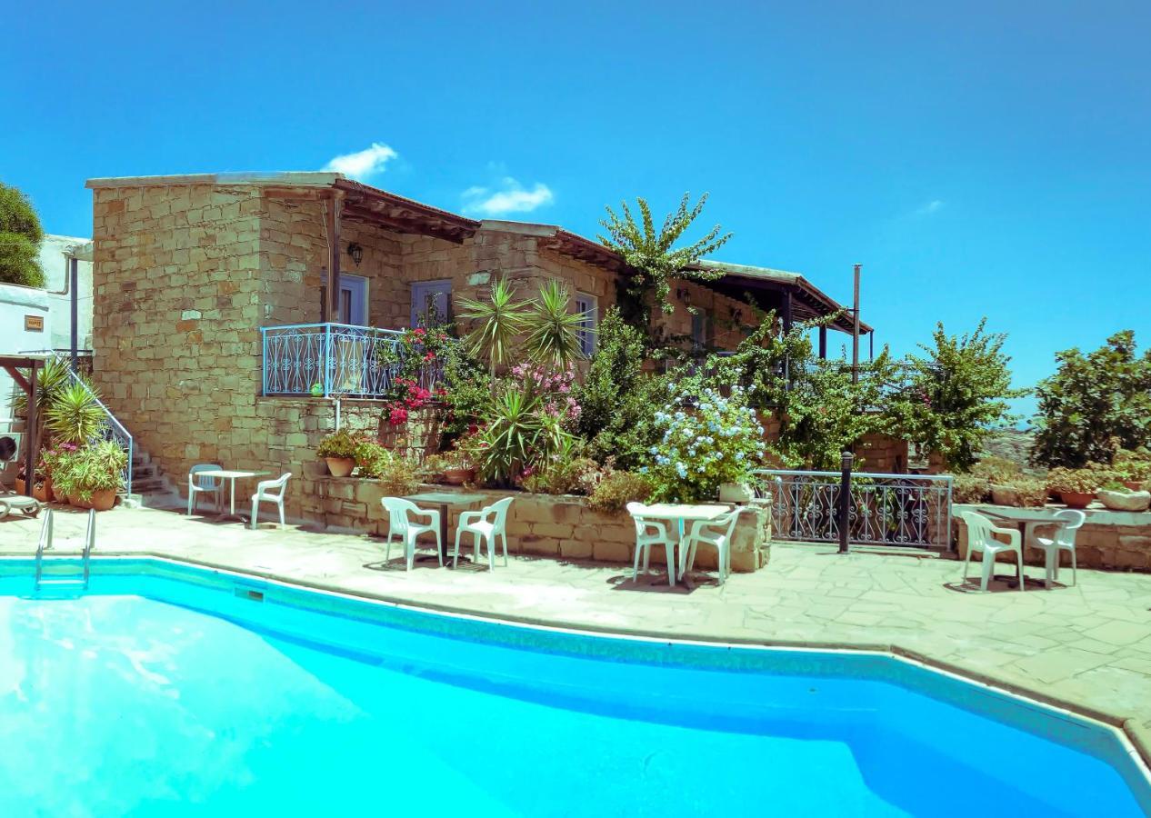 Adamos Hotel Apartments Тохні Екстер'єр фото